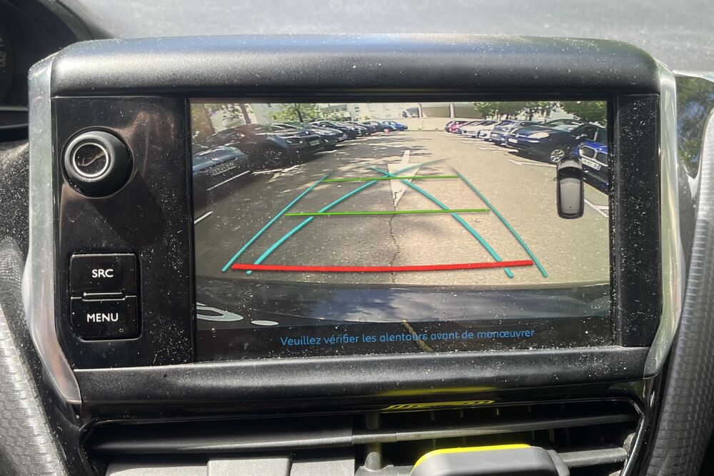 208 1.2i -Signature -82ch - courroie chang&eacute; - carplay - camera d 2019 occasion 78760 Jouars-Pontchartrain