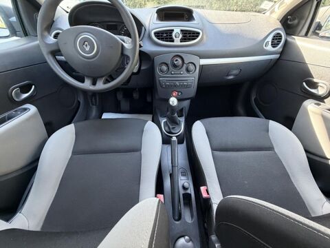 Clio 1.2i 16V - 75 Euro 5  III BERLINE Aliz&eacute; 2012 occasion 35780 La Richardais