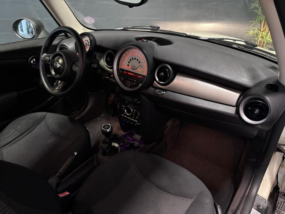 One 1.6i 75CH R56 LCI FINITION - GARANTIE 6 MOIS MINIMUM 2013 occasion 33700 M&eacute;rignac
