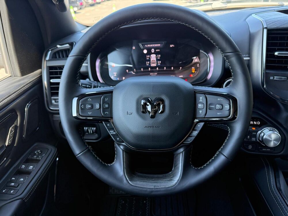 RAM 1500 CREW LIMITED NIGHT EDITION BOX HAYON MULTI V8 5,7L 2026 occasion 91830 Le Coudray-Montceaux