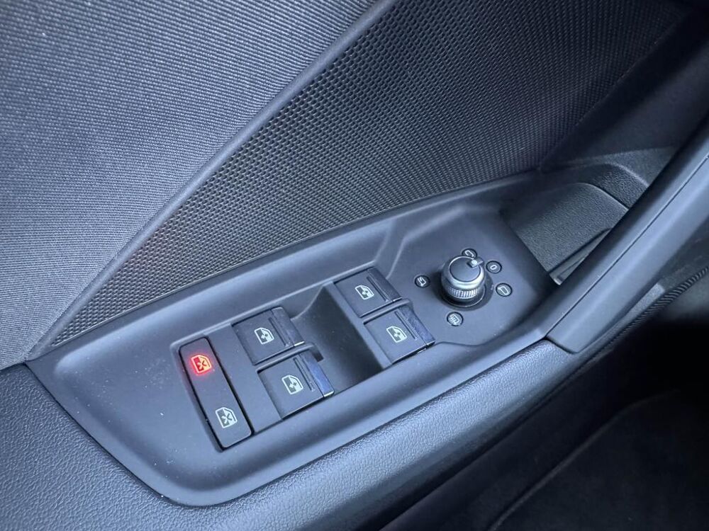 A3 SPORTBACK BUSINESS LINE 40 TFSI E - 204ch S-Tronic 6 2022 occasion 44700 Orvault