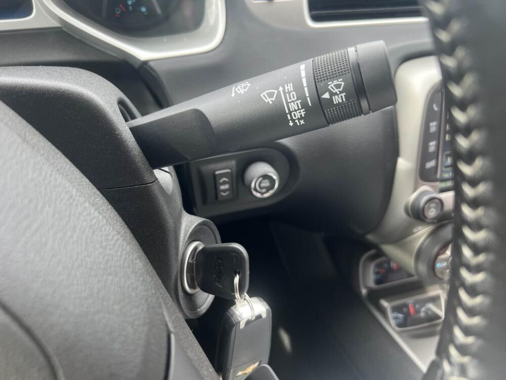 Camaro Coup&eacute; 6.2 V8 - 405CH - BOITE AUTO - TOIT OUVRANT - 7500 KMS 2015 occasion 13760 Saint-Cannat