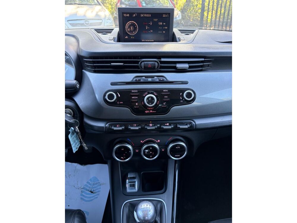 Giulietta 1.6 JTDM - 105 S/S BERLINE Exclusive / reprise possible 2012 occasion 30260 Orthoux-S&eacute;rignac-Quilhan