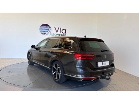 Passat SW 2.0 - 150 - BREAK Elegance / ATTELAGE / CARPLAY / TOIT O 2021 occasion 17600 Saujon