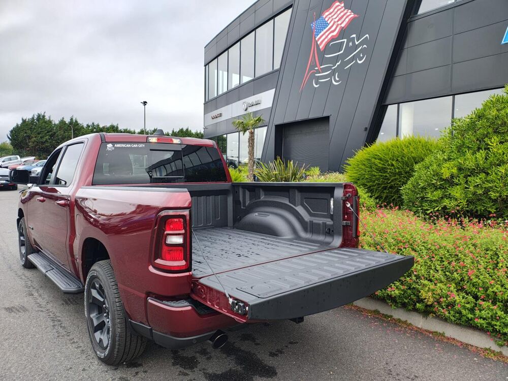 RAM 1500 CREW CAB SPORT BLACK PACKAGE 2025 2025 occasion 91830 Le Coudray-Montceaux