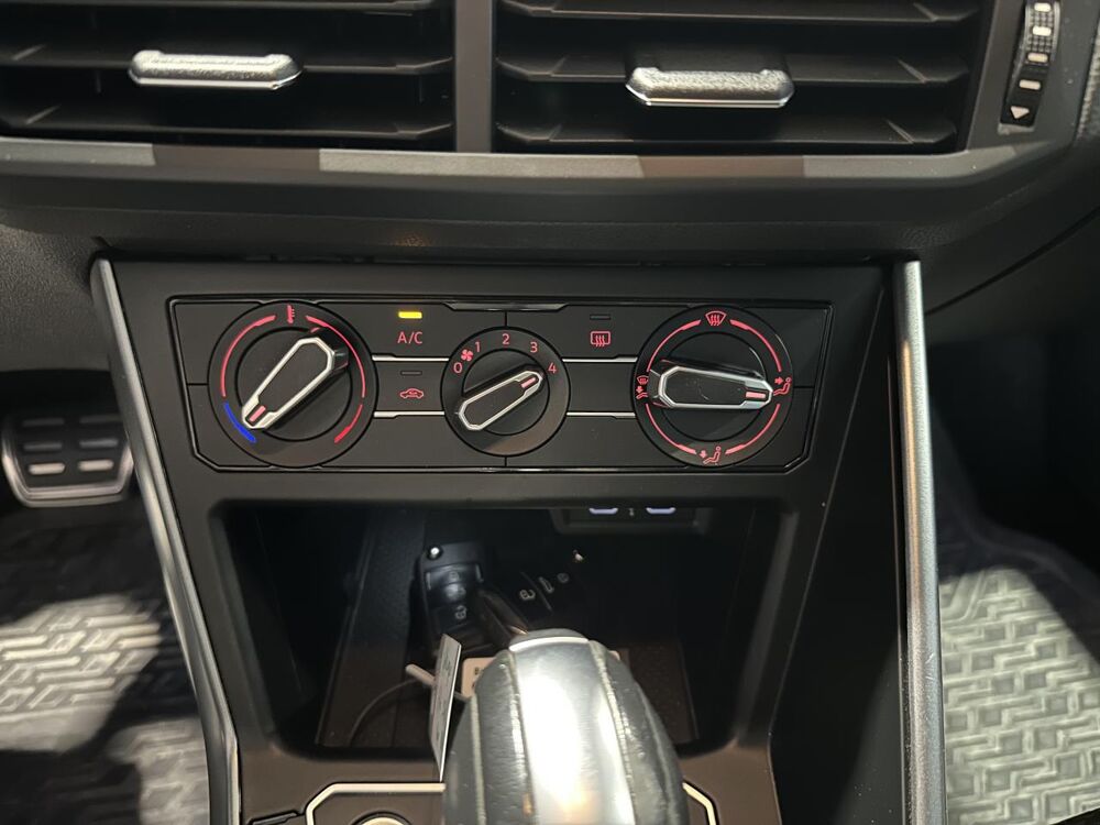 Polo Active 1.0 TSI - 95 - DSG 7 - CARPLAY - VIRTUAL COCKPIT - 2021 occasion 25300 Pontarlier
