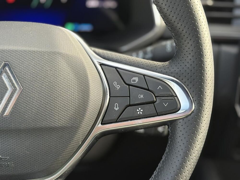Symbioz E-Tech Full Hybrid 145 Iconic avec Cam&eacute;ra 360&deg;, et Hayon mai 2025 occasion 35300 Foug&egrave;res