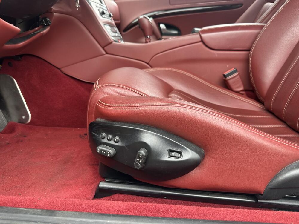 Granturismo 4.2i V8 - BVA COUPE . PHASE 1 2009 occasion 33450 Montussan