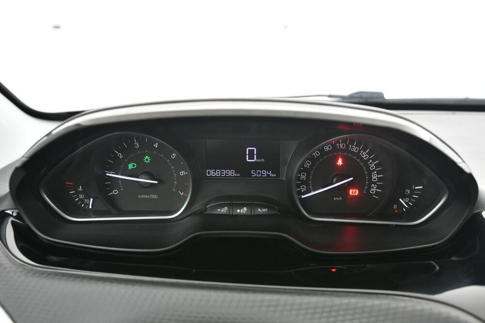 2008 PureTech 82ch BVM5 Style +CARPLAY 2019 occasion 33620 Cavignac