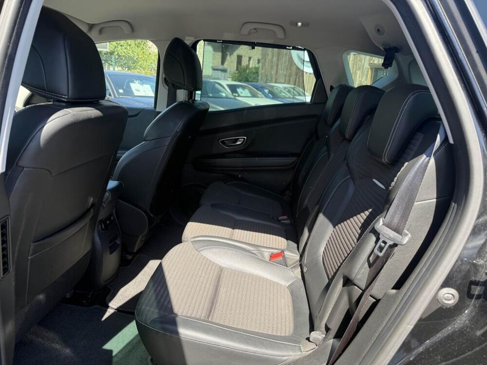 Sc&eacute;nic 1.3 TCe - 140 Bva FAP Intens Gps + clim + Camera AR 2019 occasion 19100 Brive-la-Gaillarde