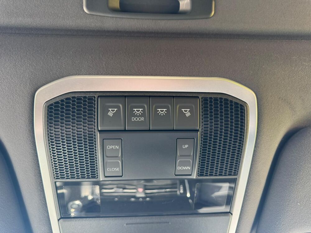 Land Cruiser LC300 VX V6 3.3L 2026 occasion 91830 Le Coudray-Montceaux