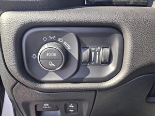 RAM 1500 CREW LAIE SPORT NIGHT EDITION AIR 2025 occasion 91830 Le Coudray-Montceaux