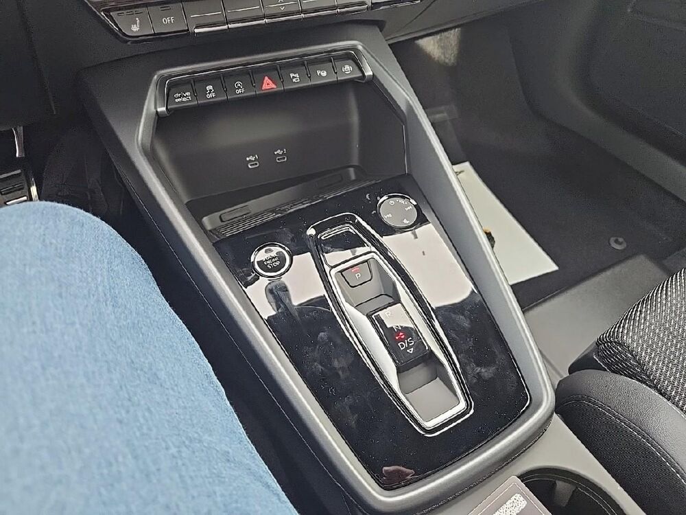 A3 1.5 tfsi 150 hybride s line s tronic 7 2026 occasion 85150 Les Achards