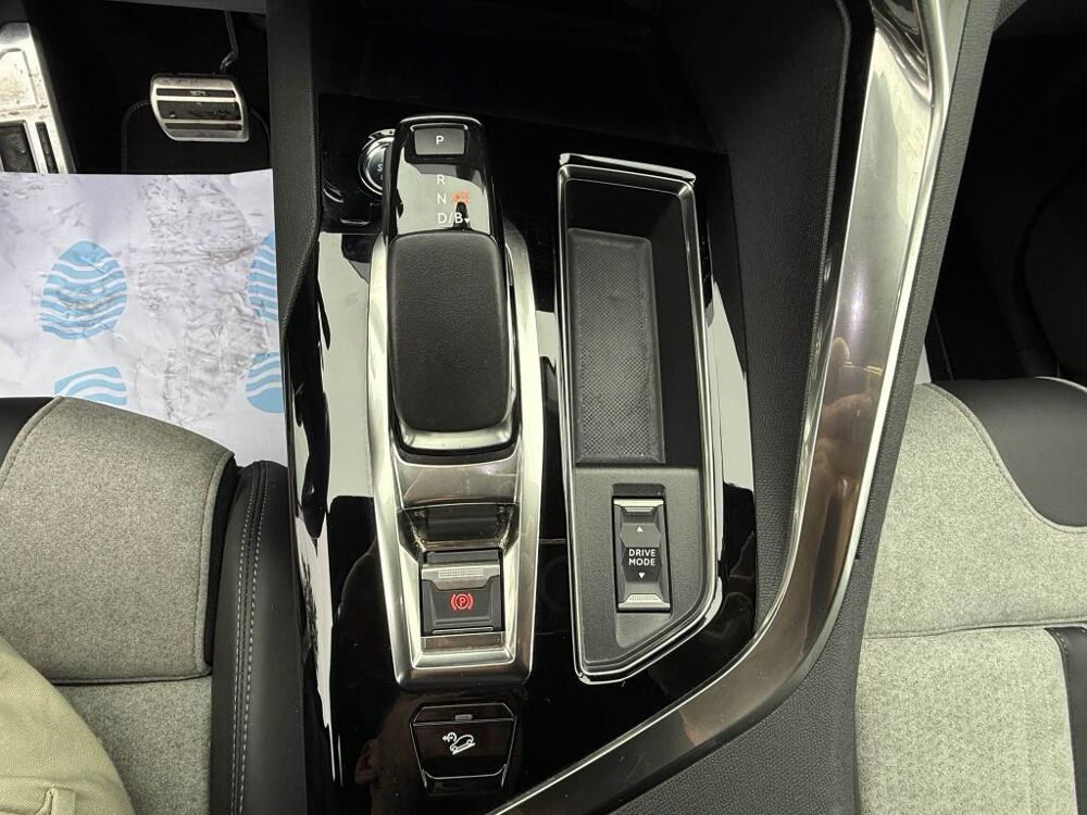 3008 Hybrid4 - 300 - BV e-EAT8 GT GPS + CAMERA AR + CARPLAY + CLI 2021 occasion 19100 Brive-la-Gaillarde