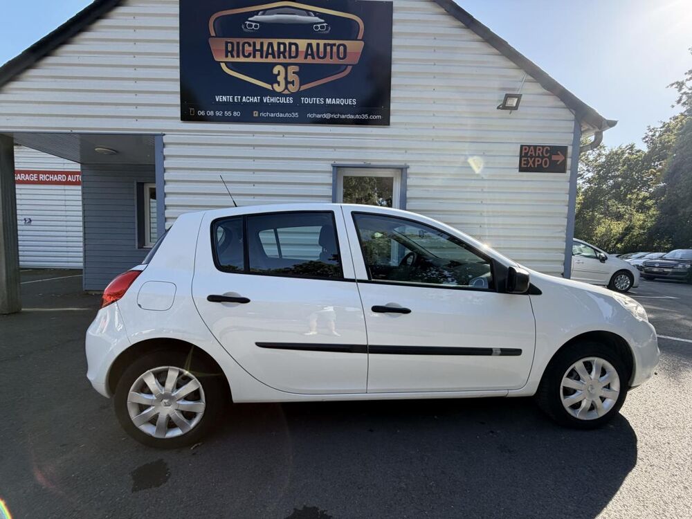 Clio 1.2i 16V - 75 Euro 5  III BERLINE Aliz&eacute; 2012 occasion 35780 La Richardais