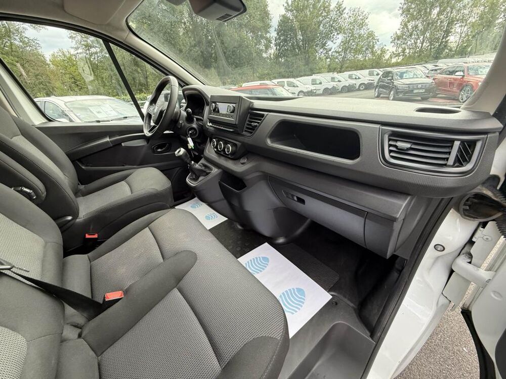 Trafic L1H1 2800 Kg 2.0 Blue dCi - 130 Fourgon Confort TVA RECUPERA 2022 occasion 19100 Brive-la-Gaillarde