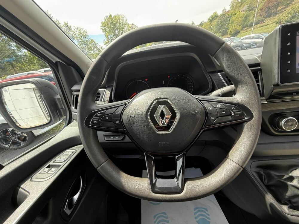 Trafic L1H1 2800 Kg 2.0 Blue dCi - 130 Fourgon Grand Confort TVA RE 2022 occasion 19100 Brive-la-Gaillarde