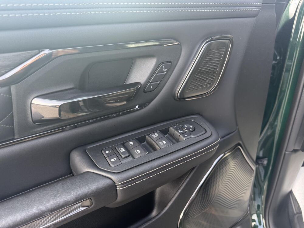RAM 1500 CREW LIMITED NIGHT EDITION BOX HAYON MULTI V8 5,7L 2026 occasion 91830 Le Coudray-Montceaux