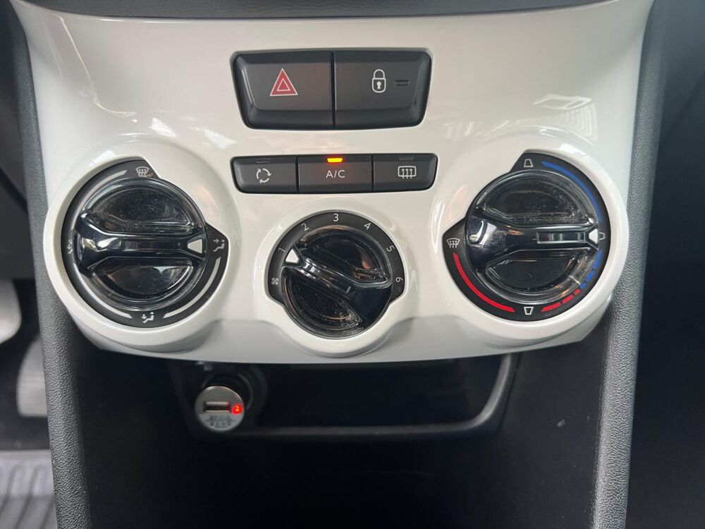 208 GENERATION-I 1.2 PURETECH 70 LIKE 2018 occasion 42170 Saint-Just-Saint-Rambert