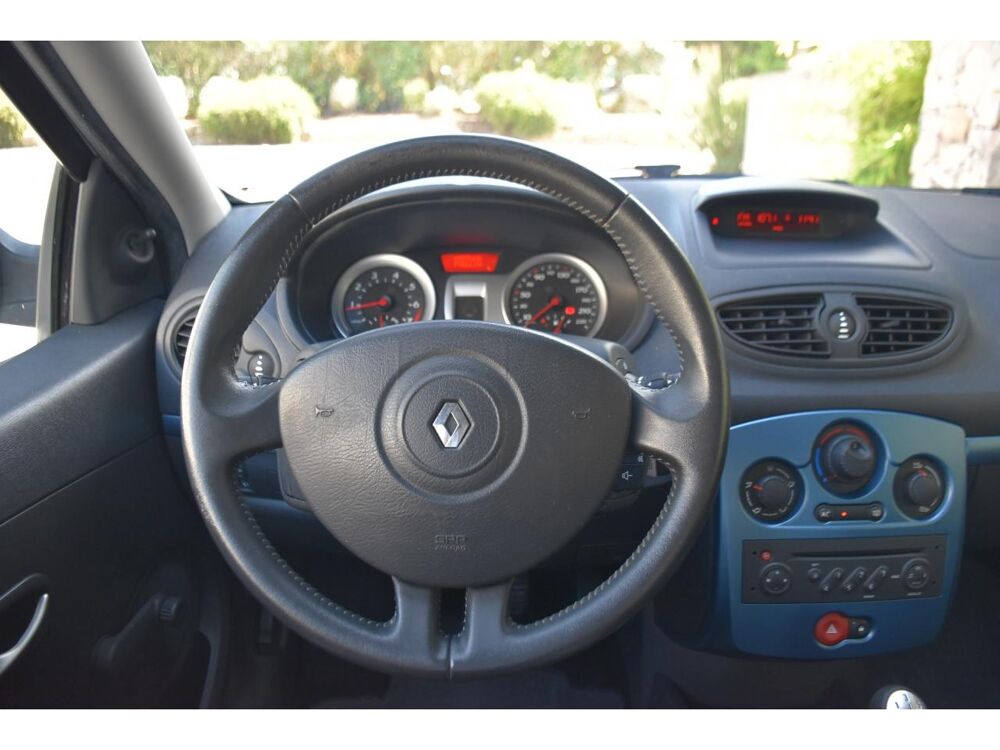 Clio 1.2i 16V - 75 III 2007 occasion 06250 Mougins