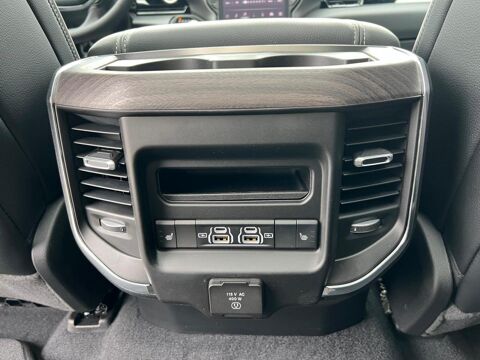 RAM 1500 CREW LAIE SPORT NIGHT EDITION AIR 2025 occasion 91830 Le Coudray-Montceaux