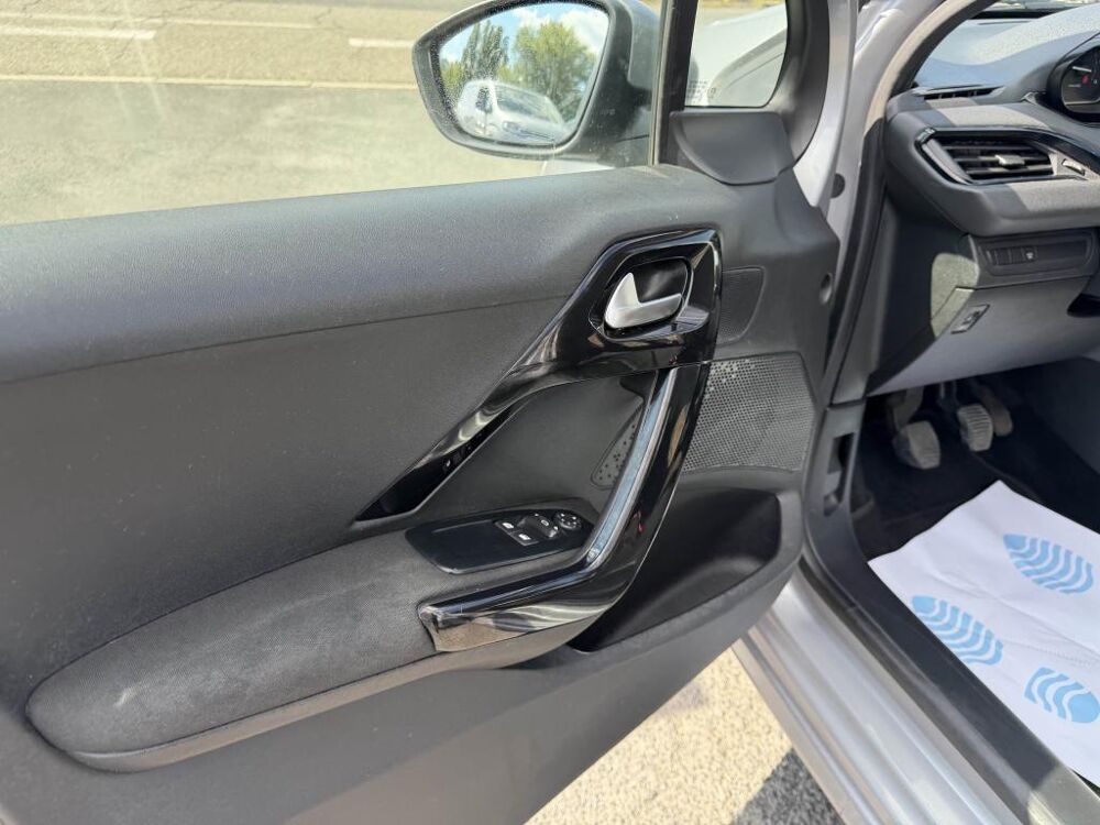 208 1.5 BlueHDi S&S - 100 Active gps + clim 2019 occasion 19100 Brive-la-Gaillarde