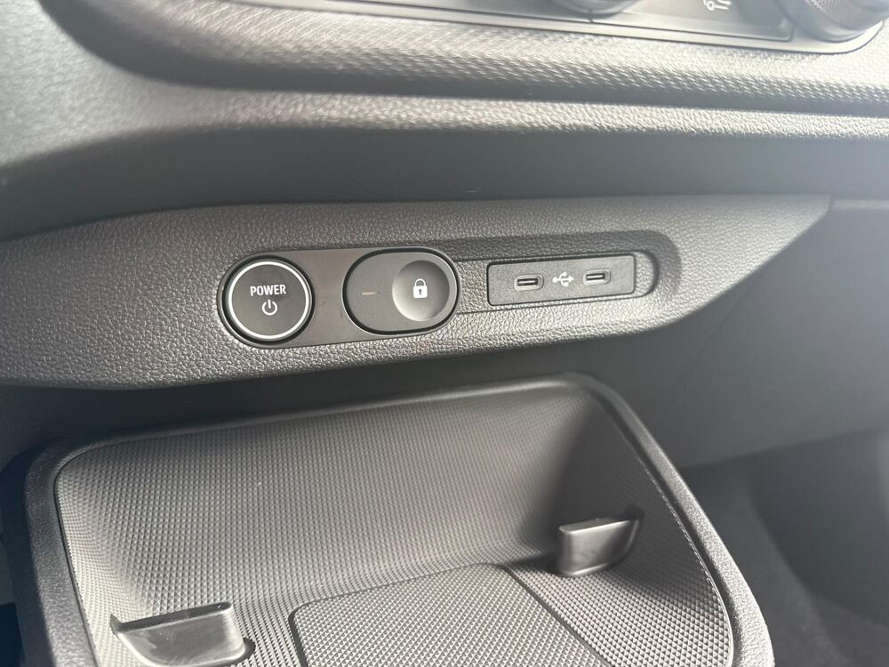 Twingo E-Tech Autonomie Urbaine 80 Techno a partir de 140 euros / m 2026 occasion 31660 Bessi&egrave;res