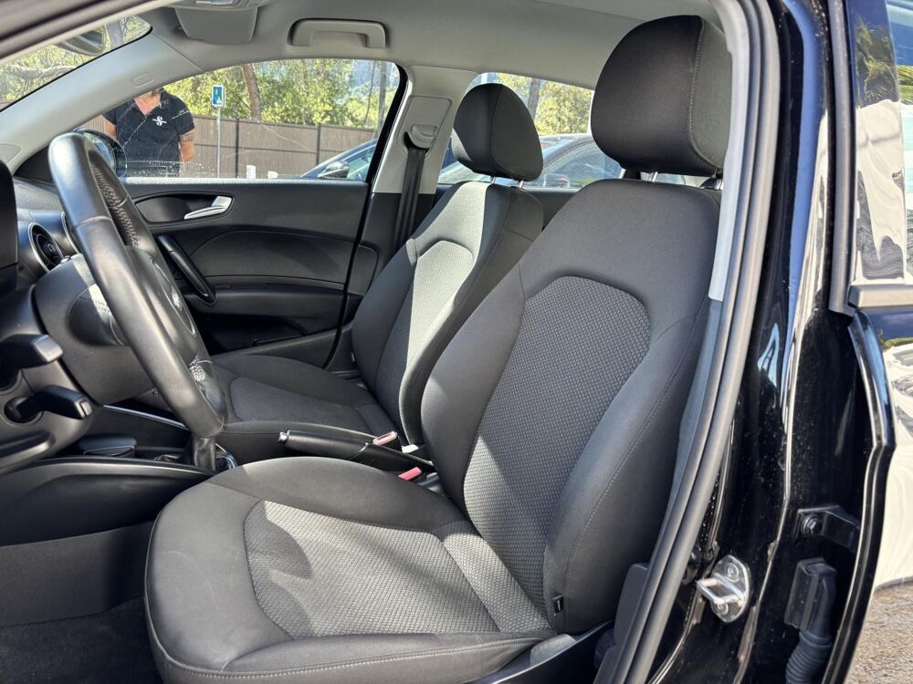 A1 Sportback 1.6 TDi DPF - 90 - Start/Stop SPORTBACK Ambiente 2014 occasion 83490 Le Muy