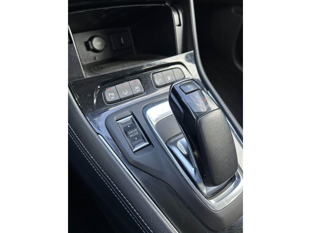 Grandland ELEGANCE BUSINESS Hybrid 225 S&S 2023 2023 occasion 44700 Orvault