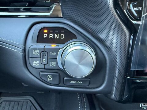 RAM 1500 CREW LIMITED NIGHT EDITION BOX HAYON MULTI V8 5,7L 2026 occasion 91830 Le Coudray-Montceaux