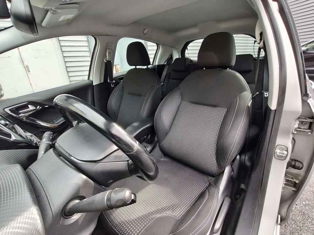 208 1.6 BlueHDi - 100CV BERLINE Allure Business 2018 occasion 77185 Lognes