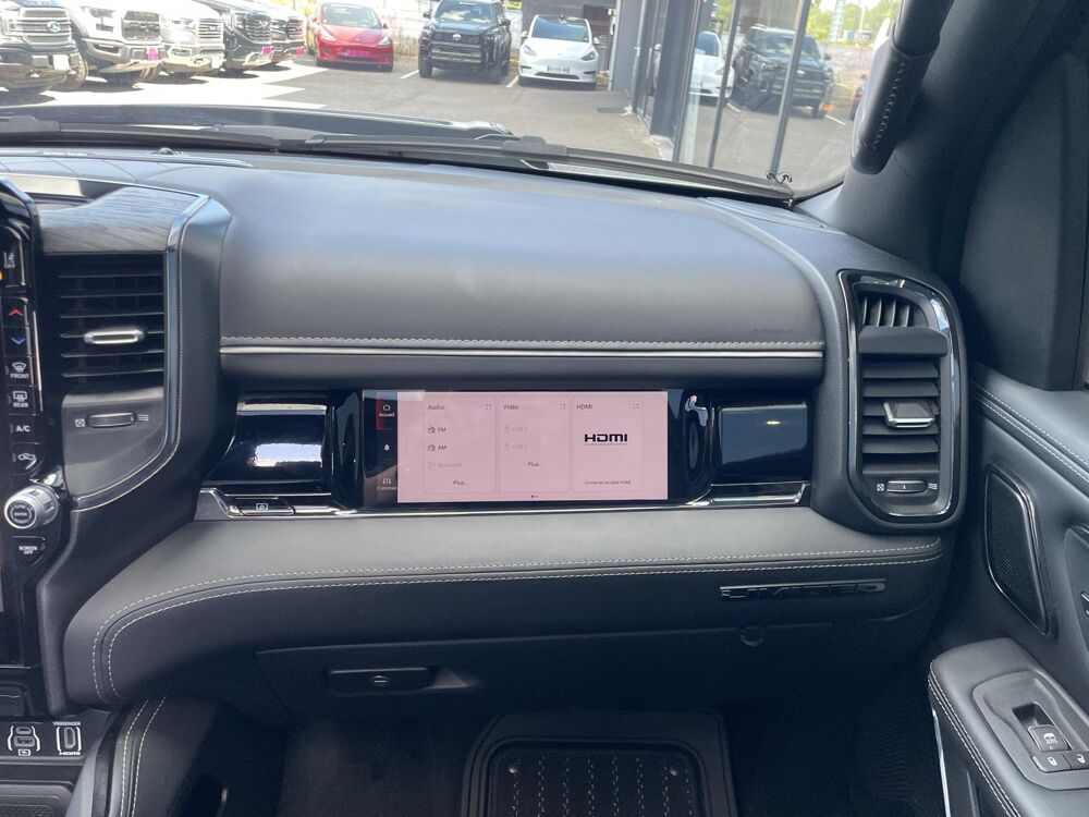 RAM 1500 CREW LIMITED NIGHT EDITION BOX HAYON MULTI 2025 occasion 91830 Le Coudray-Montceaux