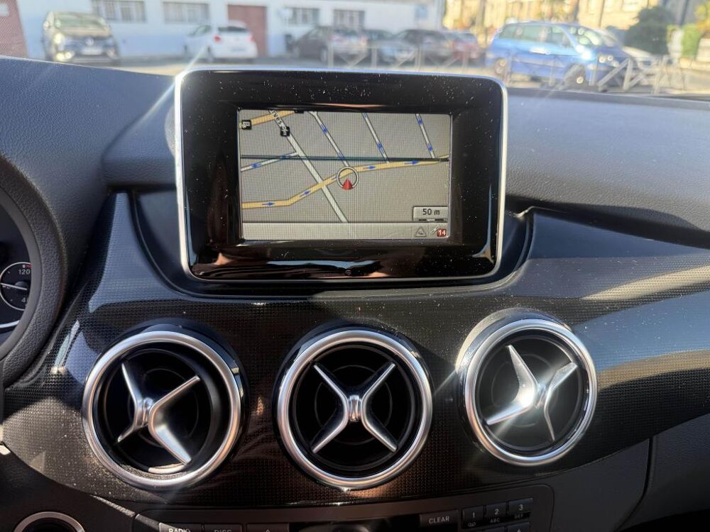 Classe B CDI FAP - BM 246-242 Design gps + clim + camera AR 2013 occasion 19100 Brive-la-Gaillarde