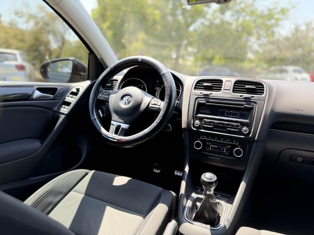 Golf CONFORTLINE 1.6 TDI 105CH - RADARS - REGULATEUR - BLUETOOTH 2012 occasion 13760 Saint-Cannat