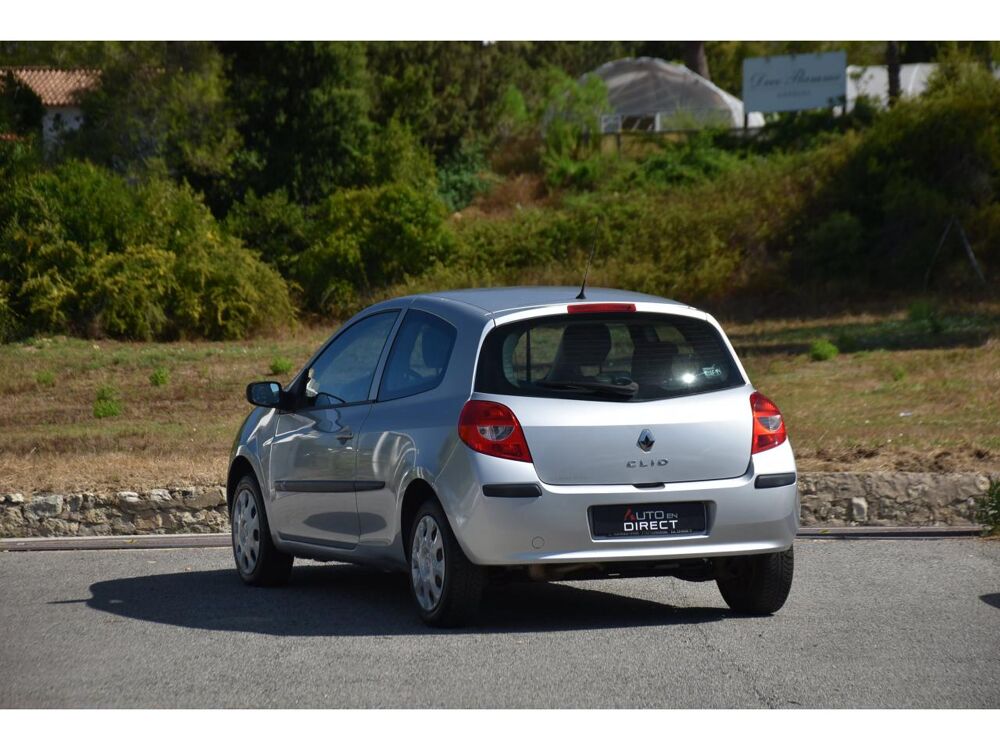 Clio 1.2i 16V - 75 III 2007 occasion 06250 Mougins