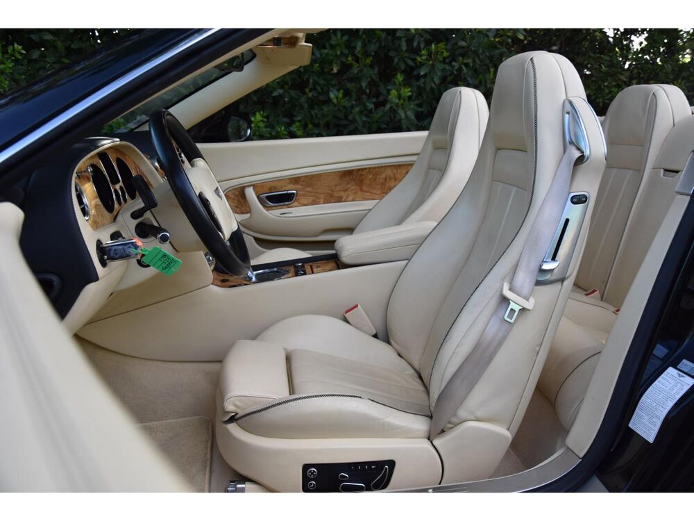 Continental Convertible 6.8i - BVA CONVERTIBLE CABRIOLET . 2008 occasion 06250 Mougins