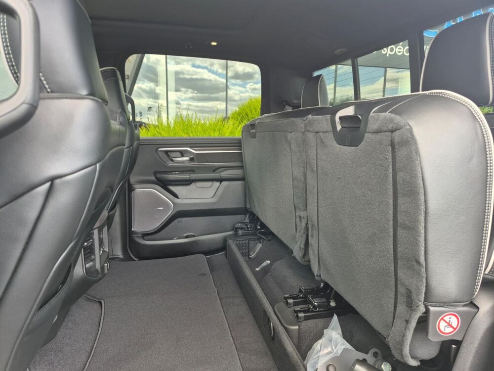 RAM 1500 CREW LAIE SPORT NIGHT EDITION AIR 2025 occasion 91830 Le Coudray-Montceaux