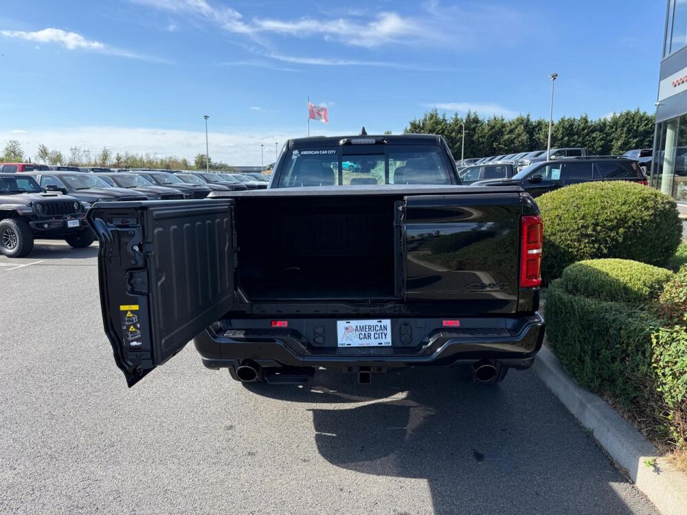 RAM 1500 CREW LIMITED NIGHT EDITION HAYON MULTI V8 5,7L 2026 occasion 91830 Le Coudray-Montceaux