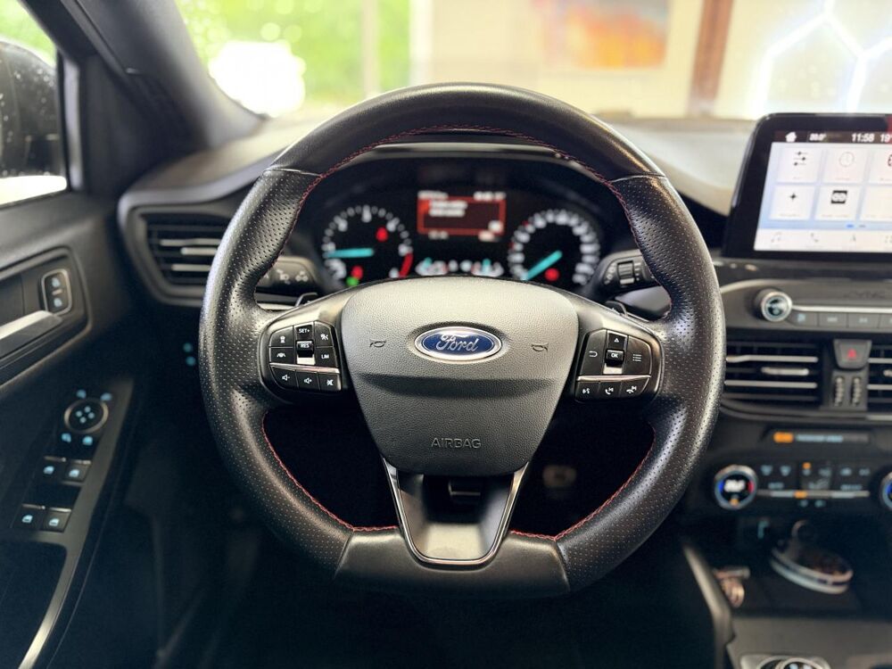 Focus 1.5 ECOBLUE 120 ST-LINE BVA GARANTIE 12 MOIS 2018 occasion 16000 Angoul&ecirc;me