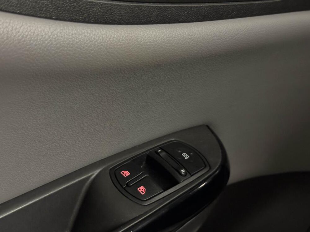 Corsa 1.4i Turbo - 100 S&S E BERLINE Cosmo 2015 occasion 77185 Lognes