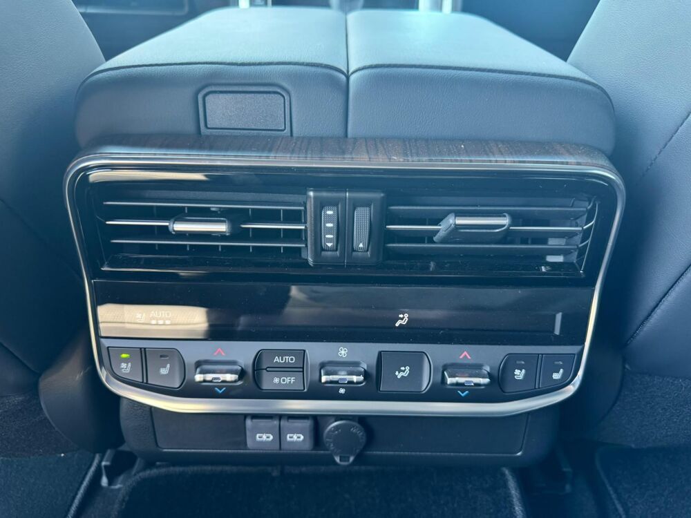 Land Cruiser LC300 VX V6 3.3L 2026 occasion 91830 Le Coudray-Montceaux