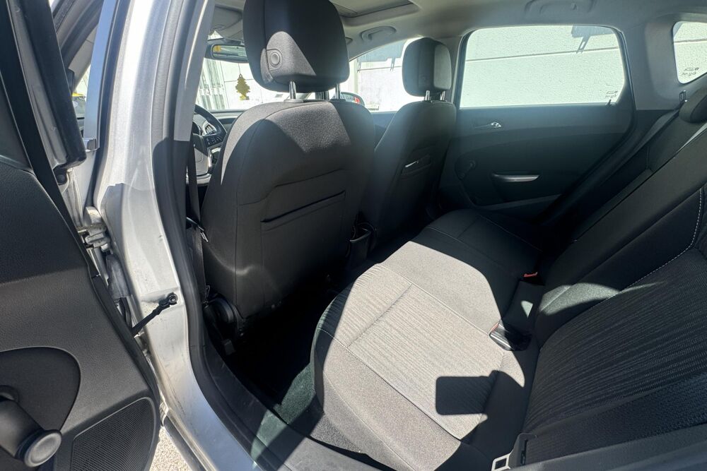 Astra 1.4i Twinport - 100 J BERLINE Essentia PHASE 1 2011 occasion 77185 Lognes