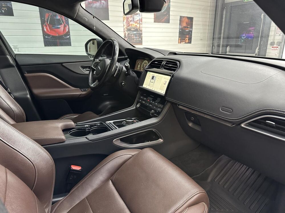F-PACE 3.0 D 300 S AWD BVA 2017 occasion 33370 Artigues-pr&egrave;s-Bordeaux
