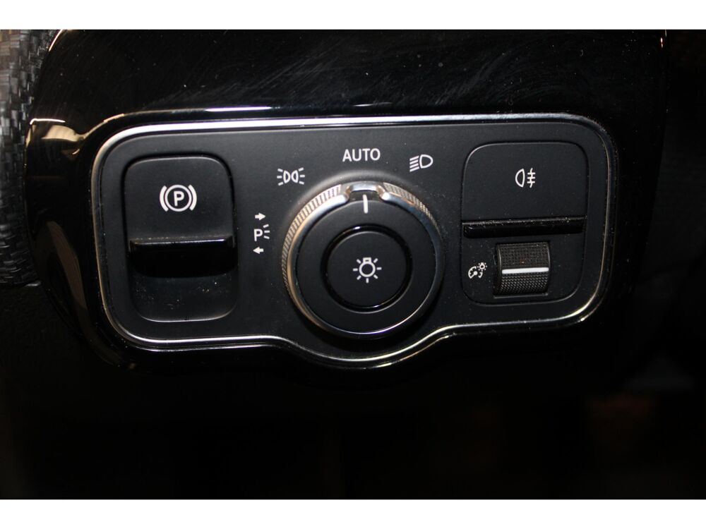 Classe A A160 Pack Sport Si&egrave;ges Chauffants Carplay Entretien Complet 2020 occasion 59493 Villeneuve-d'Ascq