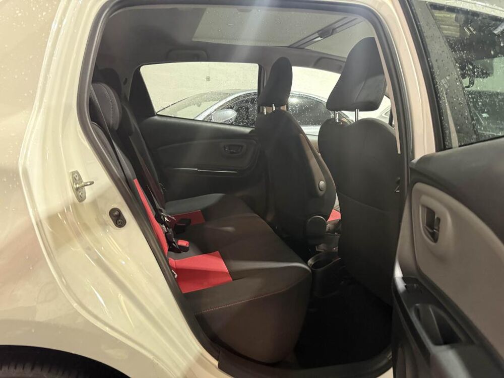 Yaris 1.3 - 100 VVT-i Collection SUIVI COMPLET GARANTIE 12 MOIS 2015 occasion 94360 Bry-sur-Marne