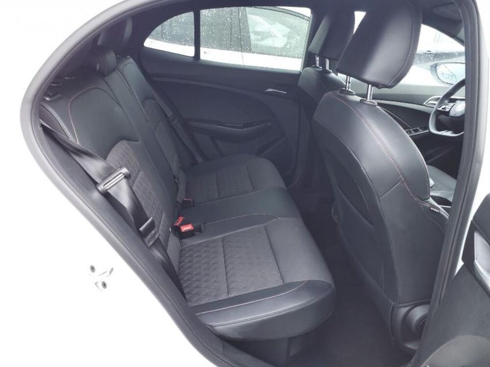 MG3 1.5 Hybrid+ 195 Luxury avec Cam&eacute;ra 360 et Si&egrave;ges chauffants 2025 occasion 35300 Foug&egrave;res