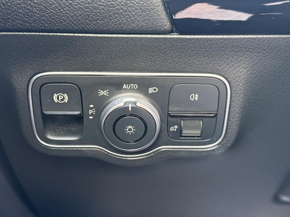 Classe GLA 200d - BV 8G-DCT - AMG Line - CAMERA AR + CARPLAY 2023 occasion 19100 Brive-la-Gaillarde