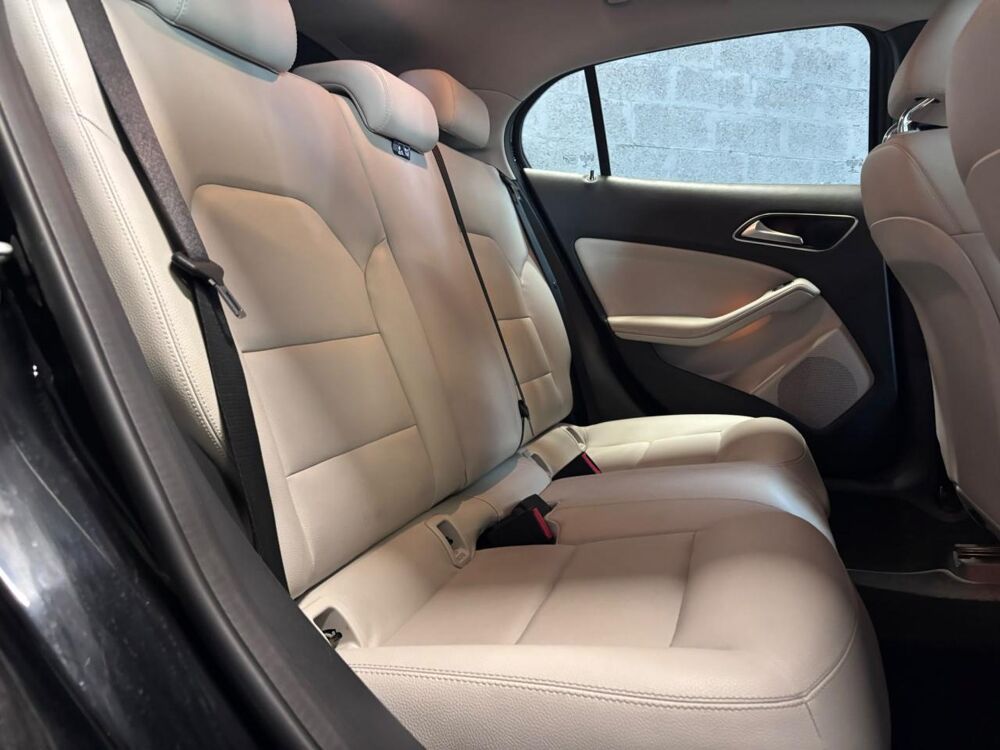 Classe GLA 200 CDI BV 7G-DCT BM X156 Intuition - GARANTIE 6 MOIS MINIM 2014 occasion 33700 M&eacute;rignac