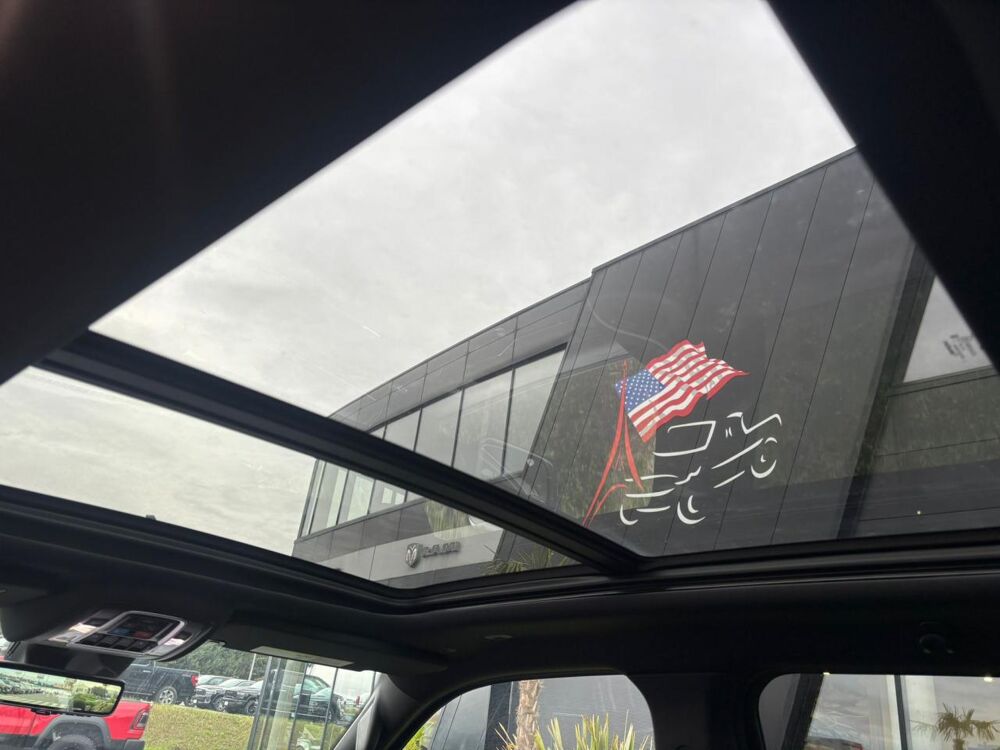 RAM 1500 CREW LIMITED NIGHT EDITION BOX HAYON MULTI 2025 occasion 91830 Le Coudray-Montceaux