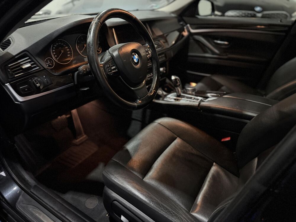 S&eacute;rie 5 520d xDrive Touring Lounge Plus 190ch - R&eacute;vis&eacute;e & Toit ouvra 2014 occasion 94360 Bry-sur-Marne